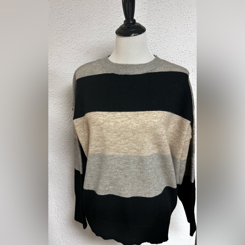 VOY Black,Grey and Beige Color Block Stripe Crewneck Sweater Women’s size Medium